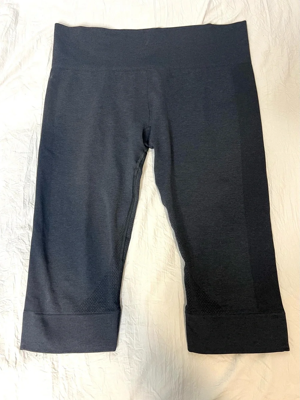 Lululemon Cropped Leggings Black SZ 12 EUC